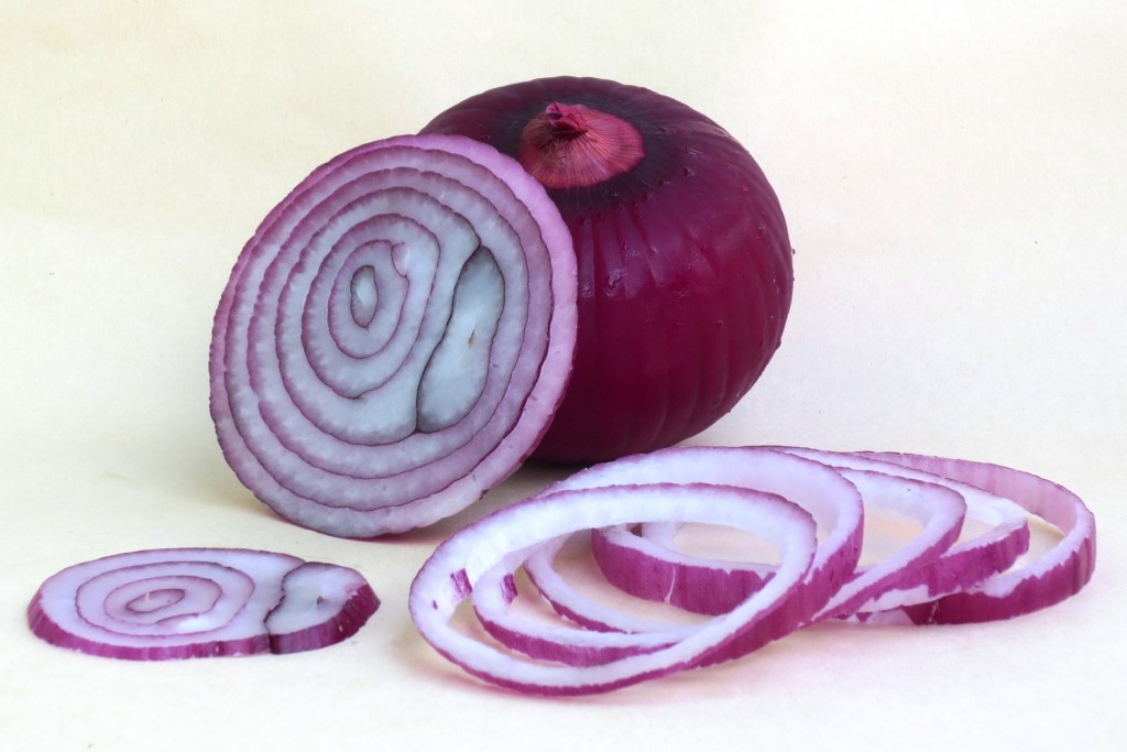 หอมหัวใหญ่สีแดง (Red Onion)